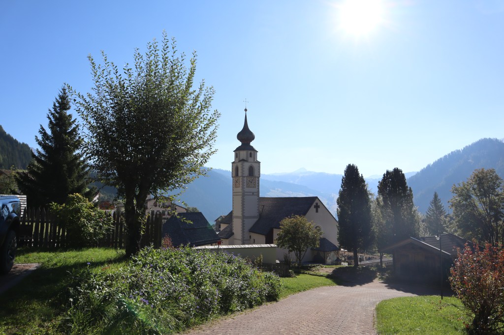hiking-dolomites-italy-18